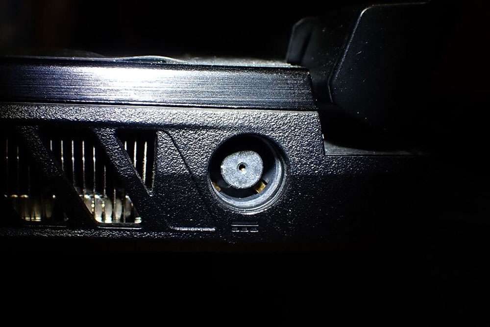 HP EliteBook 2570p 8530p 8540p 8540w 8760w adapter