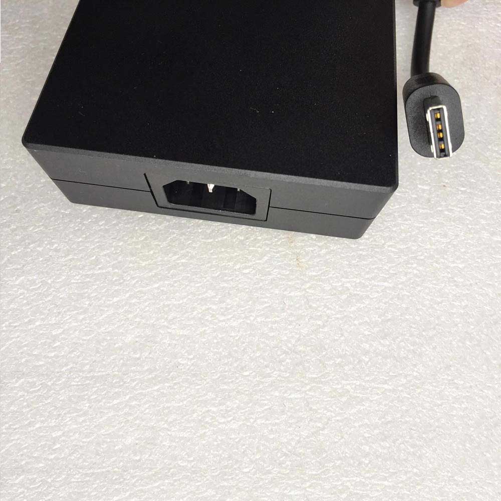 MSI Raider 18 HX AI A2XWIG-418US adapter