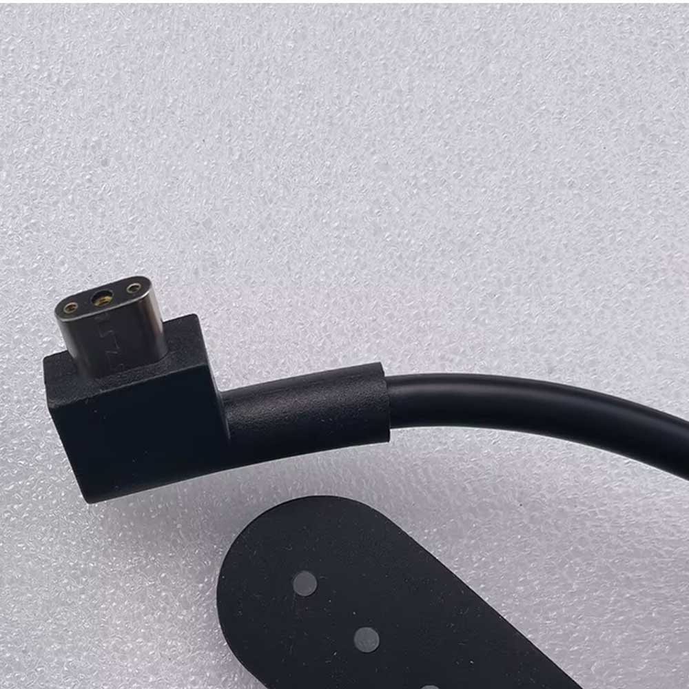Razer Blade 18 2025 RZ09-0529 RTX 5090 adapter