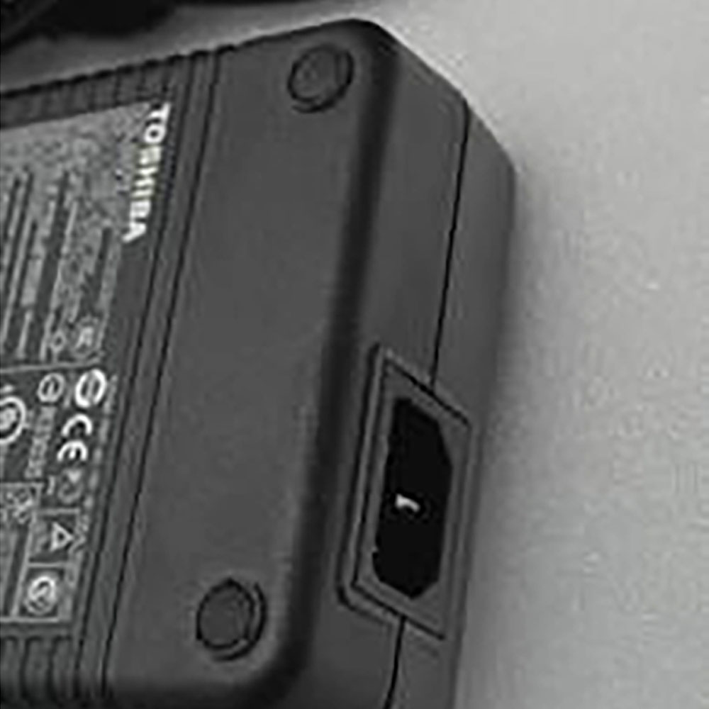 Toshiba Satellite CHARGER 19V DC 12.2A 230W 4pin adapter