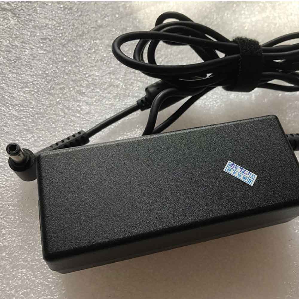 Toshiba Satellite C55T-C5300 C55T-C adapter