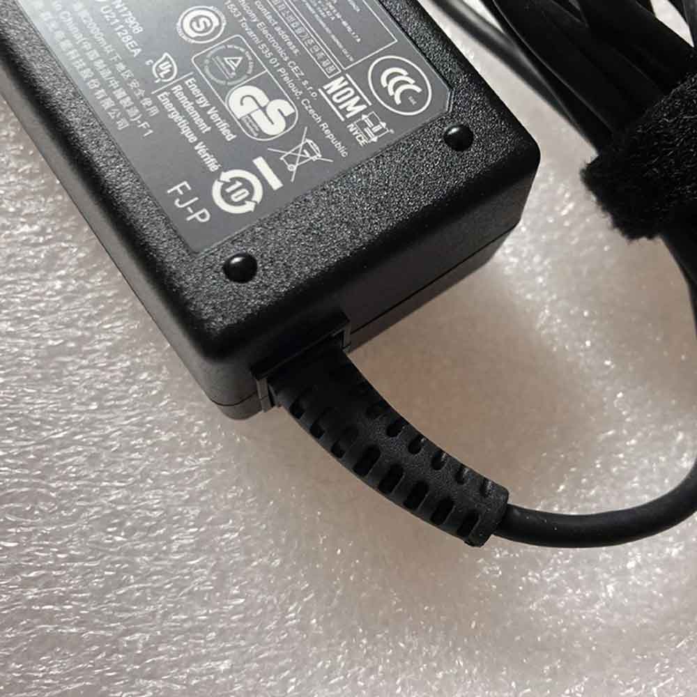 Toshiba Satellite C55T-C5300 C55T-C adapter